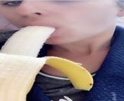 Amouranth banana sucking